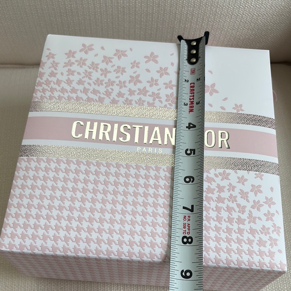 Dior Pink Gift Box with Ribbon - Picture 4 of 6